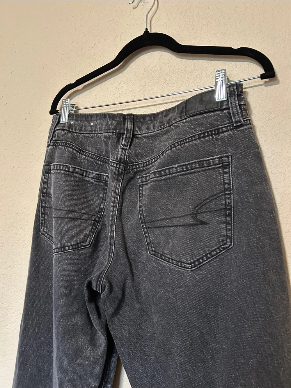 American Eagle Curvy Stovepipe Black Denim Stretch Size 6 Short Frayed Hem Y2K